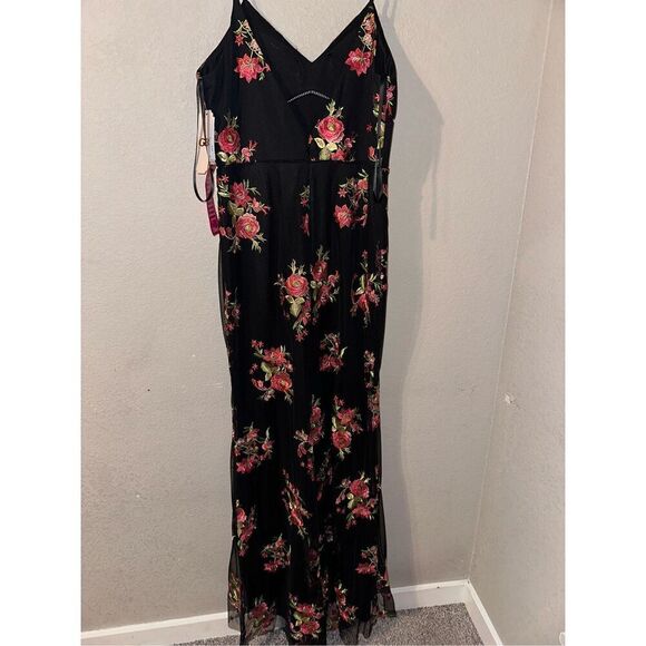 NWT Gianni Bini Floral Embroidered Formal Dress - Picture 5 of 8